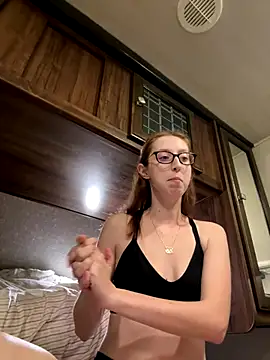 Snapshot of sweet-vixen chatting on 8, 11, 2025 sweet-vixen online show from 8, 11, 2025