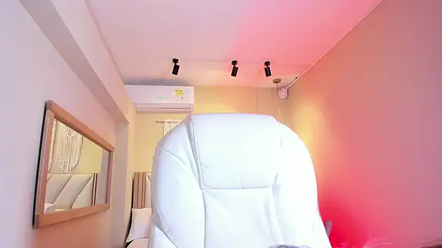 Snapshot of NahimiThompson chatting on 27, 4, 2026 NahimiThompson online show from 27, 4, 2026