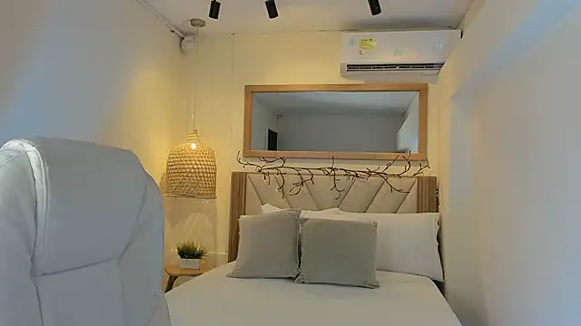 NahimiThompson online show from 19, 3, 2026