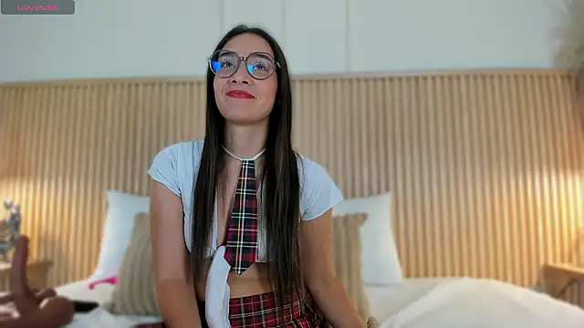 NahimiThompson online show from 3, 3, 2026