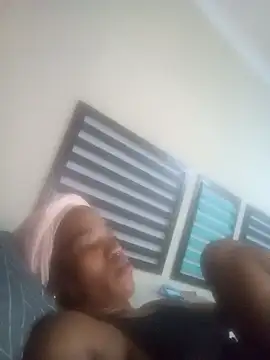 Snapshot of Blck420 chatting on 28, 10, 2025 Blck420 online show from 28, 10, 2025