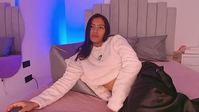 ellisrossi online show from 6, 3, 2026