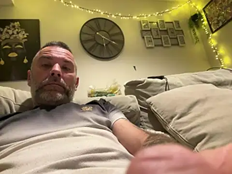 plymouthlad82 online show from 22, 4, 2026