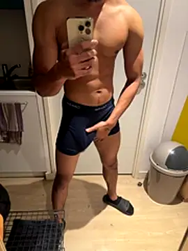 bigDickParis92 online show from 2, 11, 2025