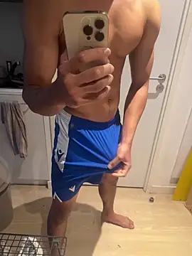 bigDickParis92 online show from 23, 10, 2025