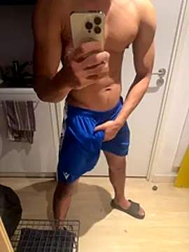 bigDickParis92 online show from 28, 10, 2025