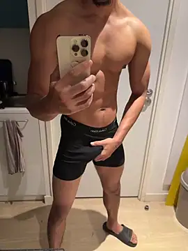 bigDickParis92 online show from 25, 10, 2025