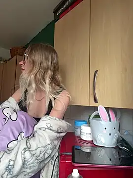 Lilbratofficial online show from 16, 4, 2026