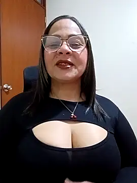 Snapshot of milf_Anguie50 chatting on 24, 10, 2025 milf Anguie50 online show from 24, 10, 2025