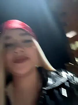 Snapshot of YourSmallCake chatting on 31, 10, 2025 YourSmallCake online show from 31, 10, 2025