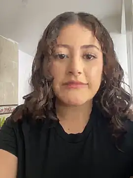 Snapshot of Amber_rose_outdoors chatting on 30, 10, 2025 Amber rose outdoors online show from 30, 10, 2025