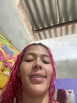 Snapshot of Emmily13 chatting on 23, 10, 2025 Emmily13 online show from 23, 10, 2025