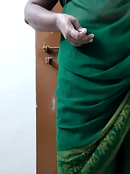 Snapshot of tamilammu1431 chatting on 8, 7, 2026 tamilammu1431 online show from 8, 7, 2026