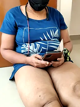Snapshot of tamilammu1431 chatting on 19, 5, 2026 tamilammu1431 online show from 19, 5, 2026