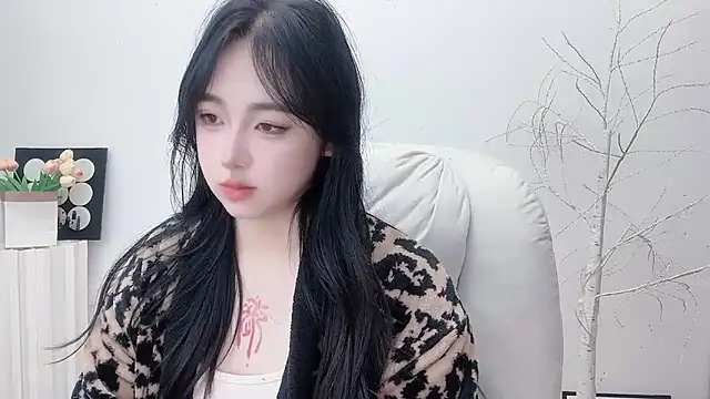 Love-hanzaizai718 online show from 21, 12, 2025