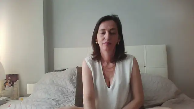 ArianaStarr online show from 24, 4, 2026