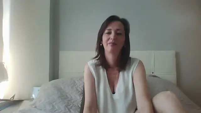 Snapshot of ArianaStarr chatting on 15, 5, 2026 ArianaStarr online show from 15, 5, 2026