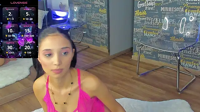 DemmiLove online show from 25, 10, 2025