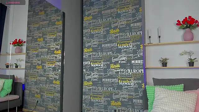 DemmiLove online show from 25, 11, 2025