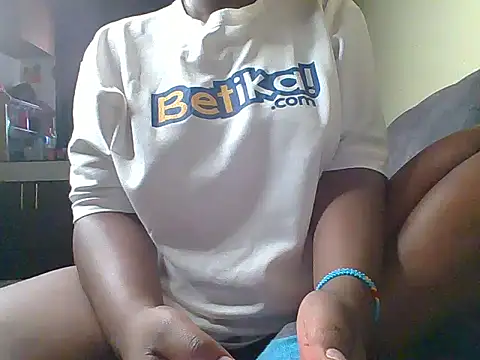 Snapshot of bootiee chatting on 24, 10, 2025 bootiee online show from 24, 10, 2025
