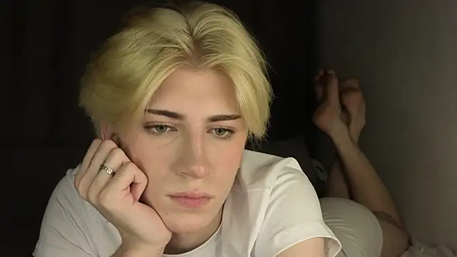 Snapshot of Oliver_star_boy_ chatting on 12, 5, 2026 Oliver star boy online show from 12, 5, 2026