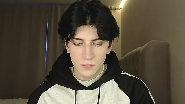 Oliver star boy  online show from 26, 2, 2026