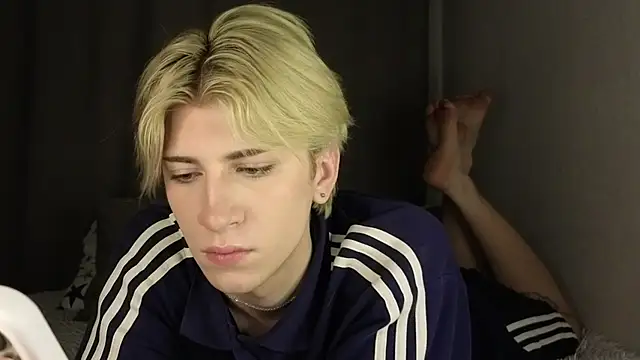 Snapshot of Oliver_star_boy_ chatting on 4, 6, 2026 Oliver star boy online show from 4, 6, 2026