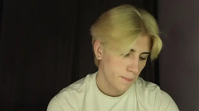 Snapshot of Oliver_star_boy_ chatting on 9, 5, 2026 Oliver star boy online show from 9, 5, 2026