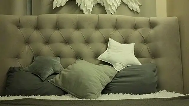 Oliver star boy  online show from 8, 4, 2026