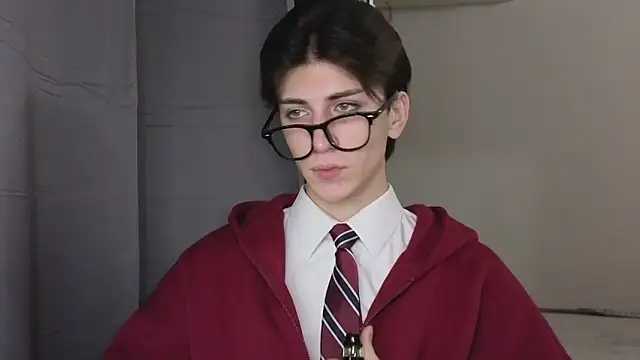 Oliver star boy  online show from 9, 11, 2025