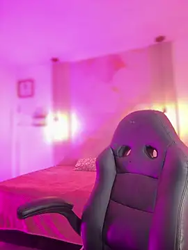 amber white15 online show from 25, 2, 2026