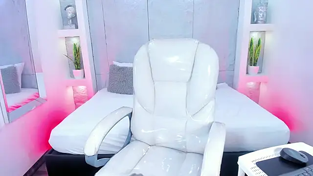 AmyColman  online show from 27, 11, 2025