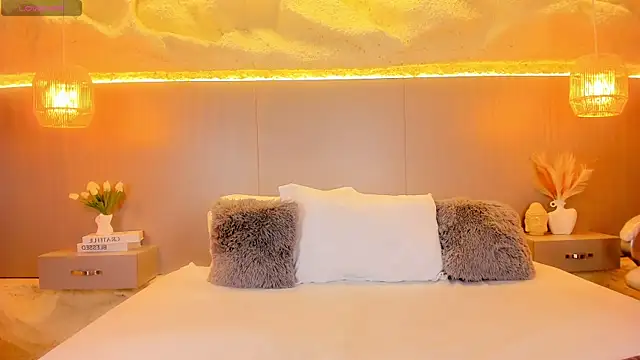 AmyColman  online show from 28, 2, 2026