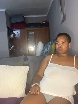 Snapshot of SweetCandy84 chatting on 9, 11, 2025 SweetCandy84 online show from 9, 11, 2025