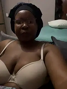 Snapshot of SweetCandy84 chatting on 2, 11, 2025 SweetCandy84 online show from 2, 11, 2025