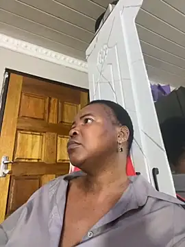 Snapshot of SweetCandy84 chatting on 8, 11, 2025 SweetCandy84 online show from 8, 11, 2025