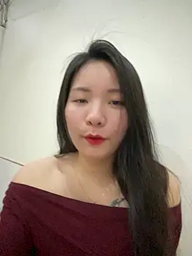 Bee Yellow00 online show from 3, 3, 2026