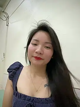 Bee Yellow00 online show from 2, 3, 2026