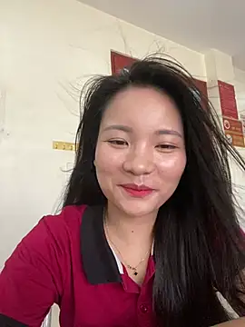 Bee Yellow00 online show from 2, 7, 2026