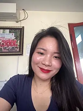 Bee Yellow00 online show from 20, 4, 2026