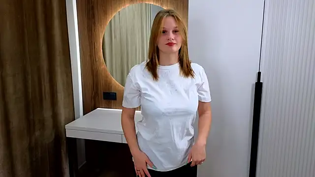 Snapshot of NickyMesler chatting on 28, 10, 2025 NickyMesler online show from 28, 10, 2025