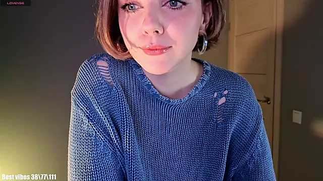 PollyRouge   online show from 6, 3, 2026