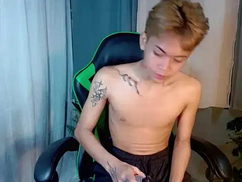 AsianCuteGuy21 online show from 4, 2, 2026