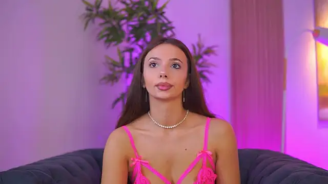 Aisha Bee online show from 16, 4, 2026