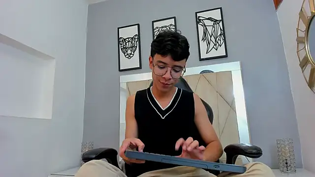 adams bobby online show from 23, 4, 2026