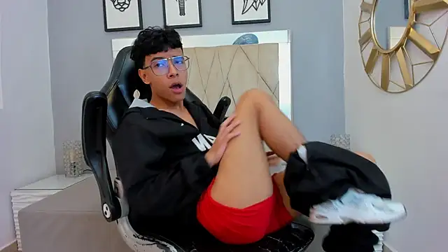 adams bobby online show from 13, 4, 2026