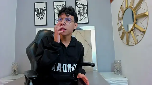 adams bobby online show from 28, 3, 2026