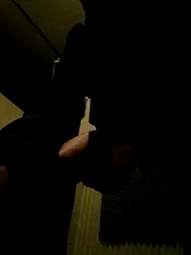 Snapshot of MannenKut chatting on 8, 11, 2025 MannenKut online show from 8, 11, 2025