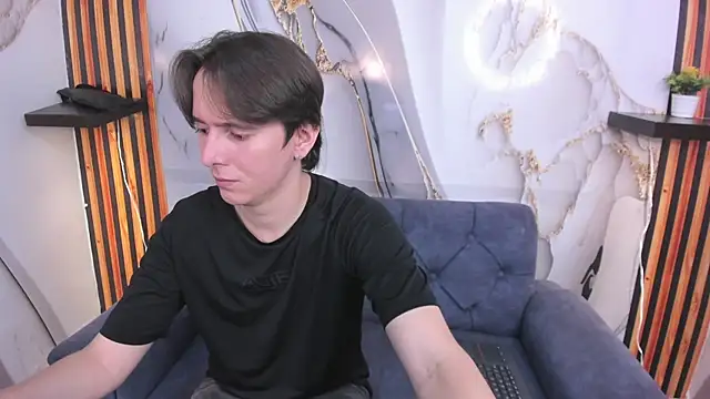 Aaron LatinMen online show from 27, 10, 2025