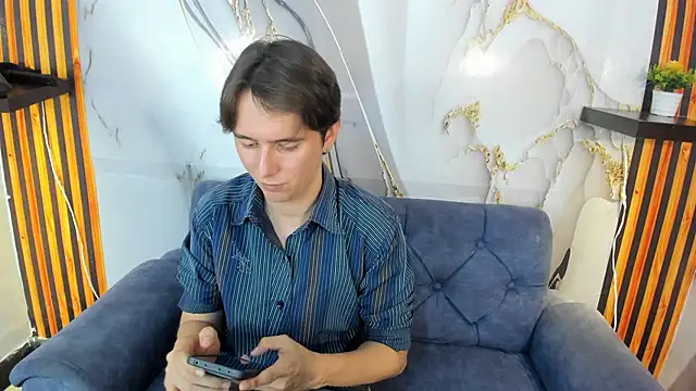 Aaron LatinMen online show from 24, 10, 2025